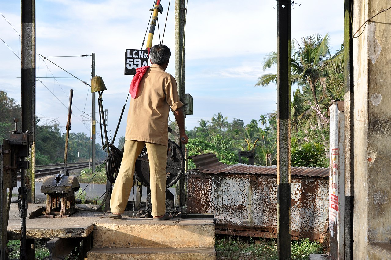 You are currently viewing കൊല്ലം ലോക്‌സഭാ മണ്ഡലത്തിലെ എല്ലാ റെയിൽവേ ക്രോസിംഗുകൾക്കും പകരം മേൽപ്പാലങ്ങൾ സ്ഥാപിക്കാൻ  റെയിൽവേ അനുമതി നൽകിയതായി  എൻ.കെ.പ്രേമചന്ദ്രൻ എം പി.