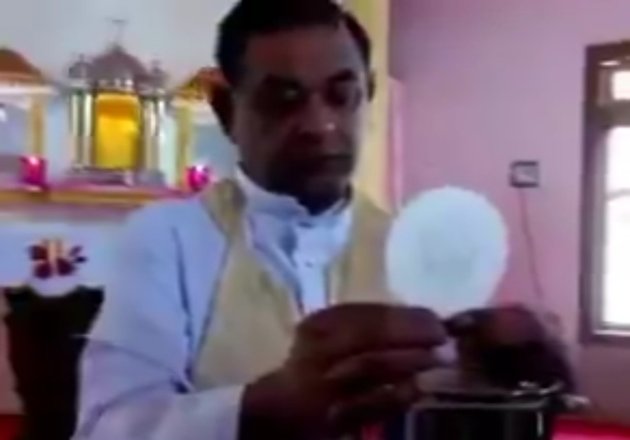 You are currently viewing കേരളത്തിലെ ദിവ്യകാരുണ്യ അത്ഭുതത്തെ വത്തിക്കാൻ ഔദ്യോഗികമായി അംഗീകരിച്ചു