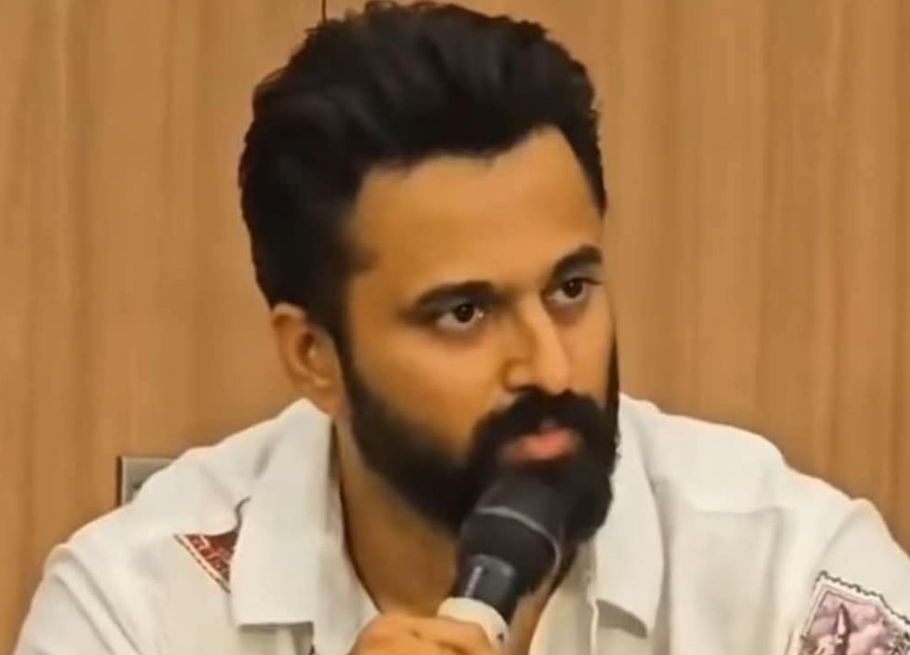 You are currently viewing വിപിനുമായി അടി ഉണ്ടായിട്ടില്ല എന്ന് ഉണ്ണിമുകുന്ദൻ