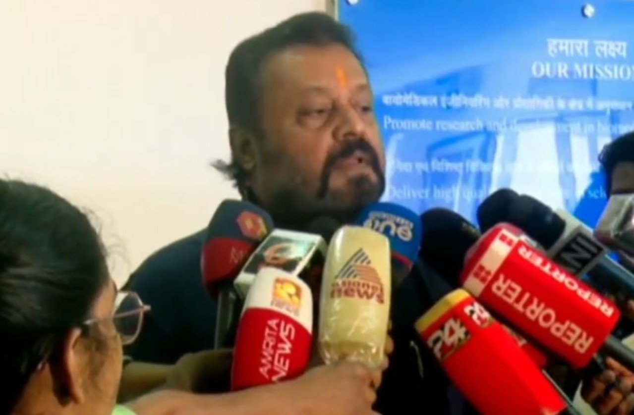 You are currently viewing ശ്രീചിത്ര ആശുപത്രിയിൽ രണ്ട് ദിവസത്തിനുള്ളിൽ ശസ്ത്രക്രിയകൾ വീണ്ടും ആരംഭിക്കുമെന്ന് കേന്ദ്രമന്ത്രി സുരേഷ് ഗോപി