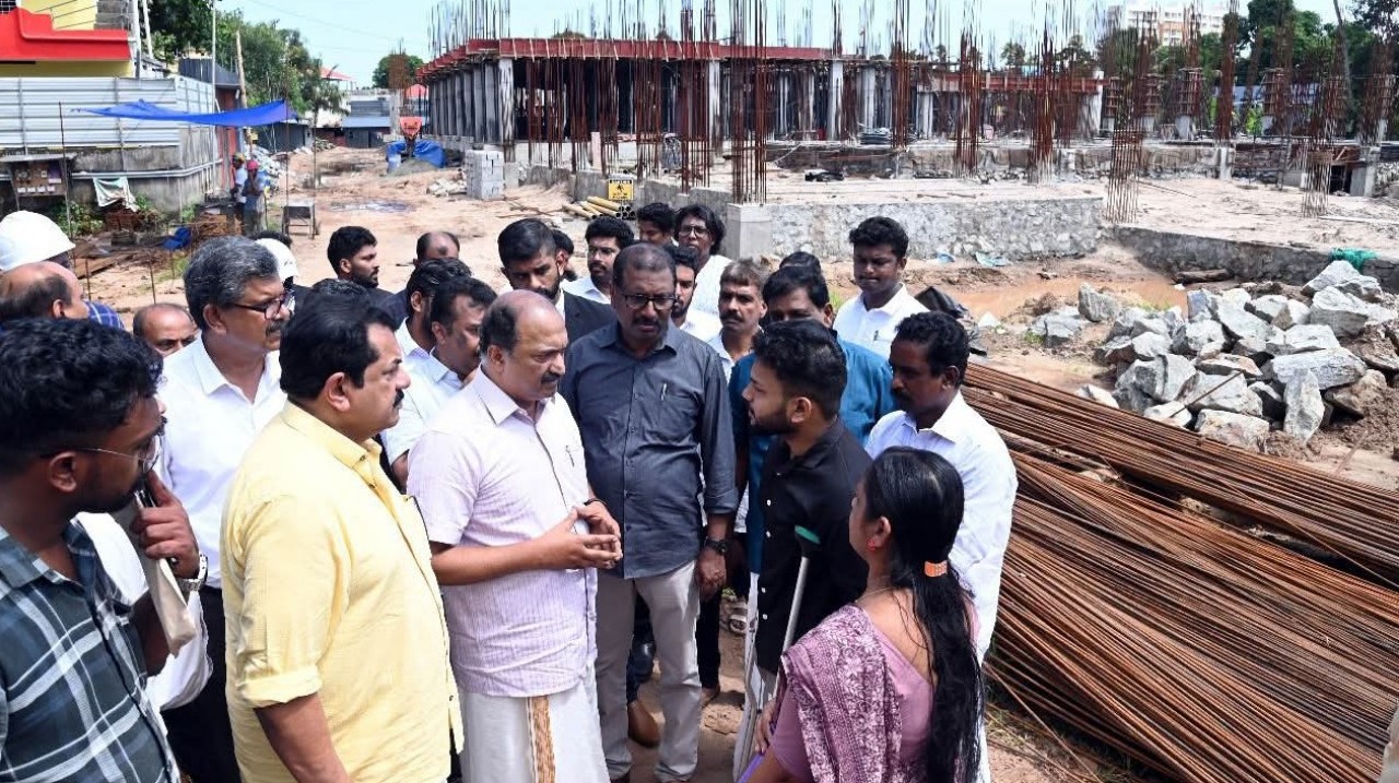 You are currently viewing കൊല്ലം കോടതി സമുച്ചയം സമയബന്ധിതമായി പൂര്ത്തിയാകും: ധനകാര്യ മന്ത്രി കെ. എന്. ബാലഗോപാല്