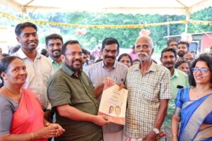 Read more about the article കുതിരാൻ ഇരുമ്പു പാലം നിവാസികൾക്ക് പട്ടയം നൽകി.