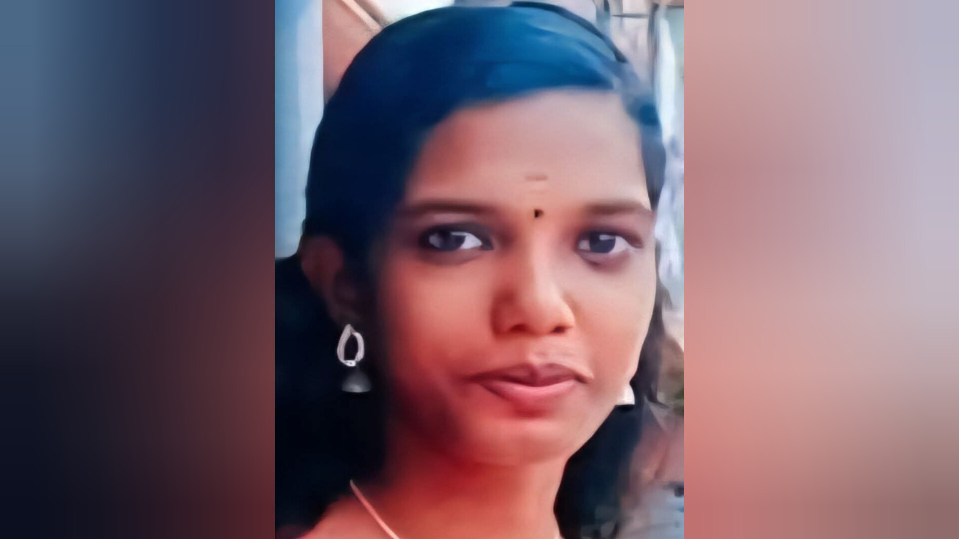 You are currently viewing കൊല്ലം ഏനാത്ത് പെൺകുട്ടി വാഹനാപകടത്തിൽ മരിച്ചു; കൈകുഞ്ഞ് അത്ഭുതകരമായി രക്ഷപ്പെട്ടു