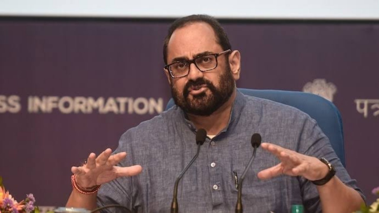 You are currently viewing അറസ്റ്റിലായ കന്യാസ്ത്രീകൾക്ക് ജാമ്യം ലഭിക്കും ,വിഷയം ആരും രാഷ്ട്രീയവൽക്കരിക്കരുത് :രാജീവ് ചന്ദ്രശേഖർ