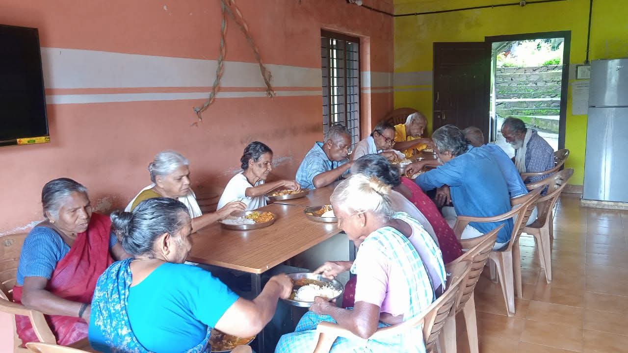 You are currently viewing വിരസമല്ല വാർദ്ധക്യം:പത്തനാപുരത്ത് പകല്വീട്ടില് രണ്ടാംബാല്യത്തിന്റെ ഉല്ലാസം