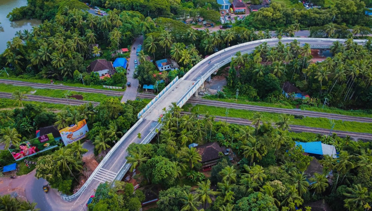 You are currently viewing ലെവൽക്രോസ്‌ ഇല്ലാത്ത കേരളം: ഉദ്ഘാടനത്തിന് ഒരുങ്ങി കൊടുവള്ളി റെയിൽവേ മേൽപാലം