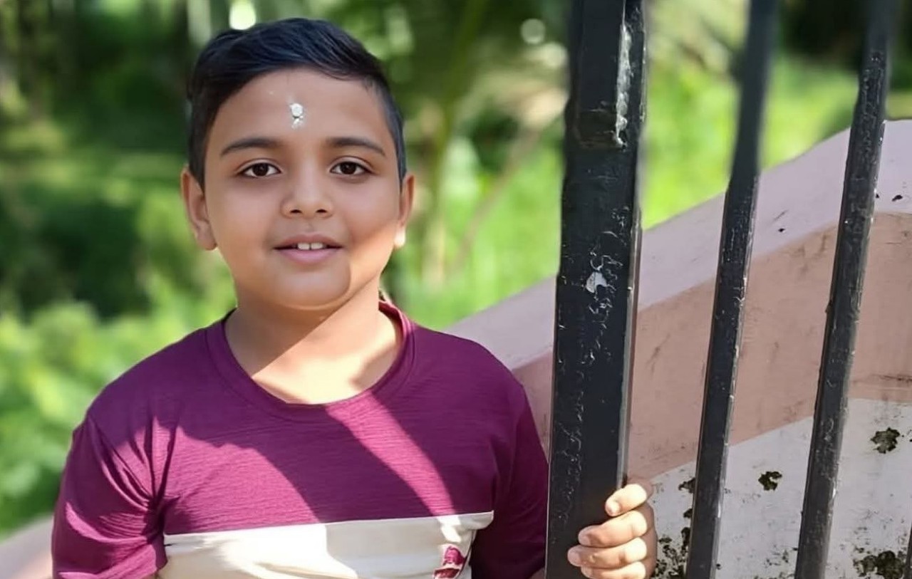 You are currently viewing മൂവാറ്റുപുഴയിൽ പിക്കപ്പ് വാൻ ഇടിച്ച് അഞ്ചാം ക്ലാസ് വിദ്യാർത്ഥി മരിച്ചു