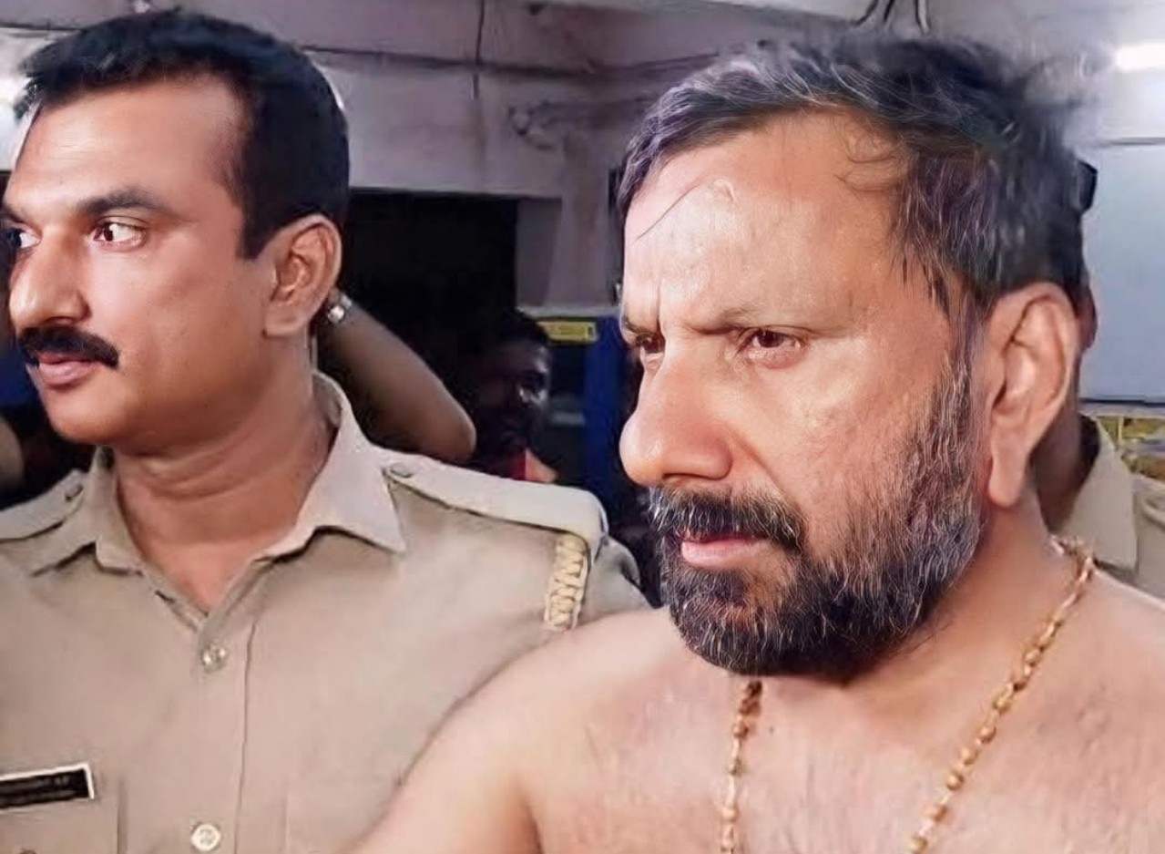 You are currently viewing തൊടുപുഴയിൽ മാധ്യമപ്രവർത്തകൻ ഷാജൻ സ്കറിയ ആക്രമിക്കപ്പെട്ടു.