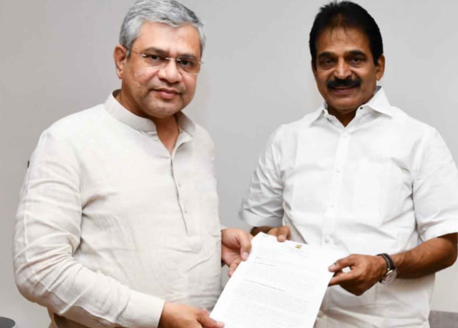 Read more about the article എറണാകുളം–അമ്പലപ്പുഴ റെയിൽപാത ഇരട്ടിപ്പിക്കൽ വേഗത്തിലാക്കും, വന്ദേ ഭാരതത്തിന് കായംകുളത്ത് സ്റ്റോപ്പ് പരിഗണിക്കും