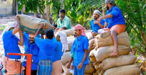 Read more about the article സുപ്രീംകോടതി വിധി:കച്ചവട സ്ഥാപനങ്ങളിലെ ജീവനക്കാർക്ക് തന്നെ ചരക്കിറക്കാം