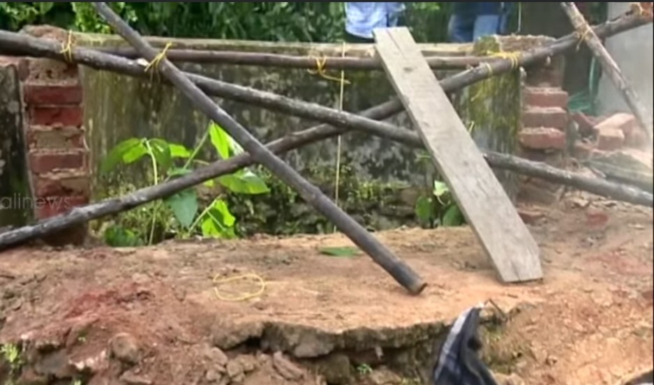 You are currently viewing കൊട്ടാരക്കരയിൽ യുവതിയെ രക്ഷിക്കാൻ ശ്രമത്തിനിടെ കിണർ ഇടിഞ്ഞ് മൂന്നു പേർ മരിച്ചു