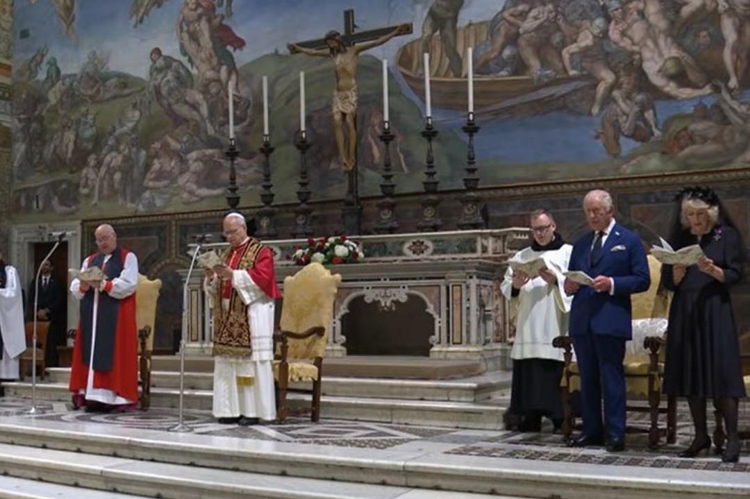 Read more about the article അഞ്ചു നൂറ്റാണ്ടിനുശേഷം ആദ്യമായി, ഒരു ബ്രിട്ടീഷ് രാജാവും പോപ്പും ചേർന്ന് പൊതുവേദിയിൽ പ്രാർത്ഥിച്ച ചരിത്ര മുഹൂർത്തം വത്തിക്കാനിൽ നടന്നു