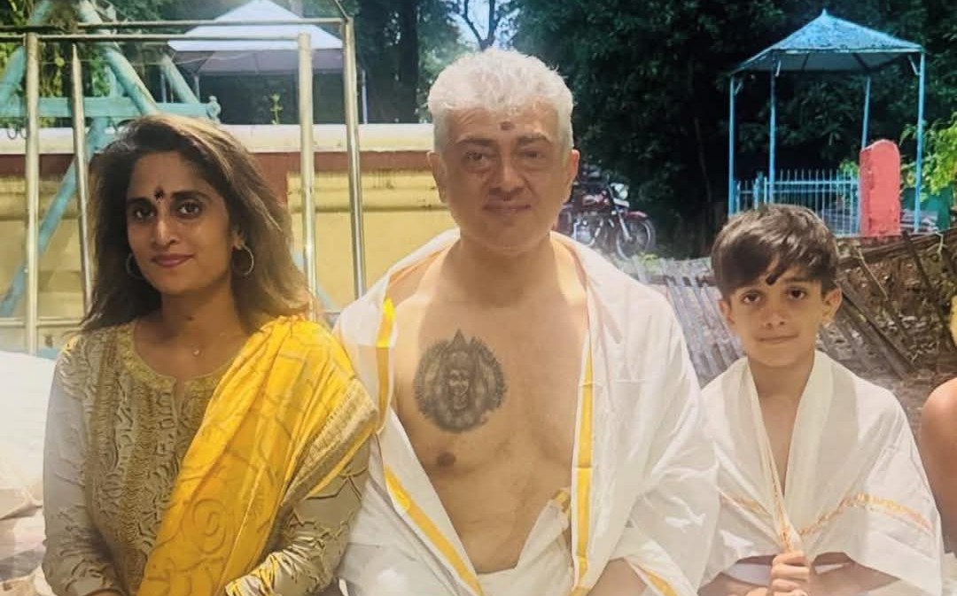 You are currently viewing അജിത് കുമാറും കുടുംബവും ഊട്ടുകുളങ്ങര ഭഗവതി ക്ഷേത്രത്തിൽ ദർശനം നടത്തി