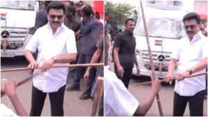 Read more about the article തെങ്കാശിയിൽ വിദ്യാർത്ഥികളോടൊപ്പം സിലമ്പം പ്രകടനം നടത്തി മുഖ്യമന്ത്രി എം.കെ. സ്റ്റാലിൻ