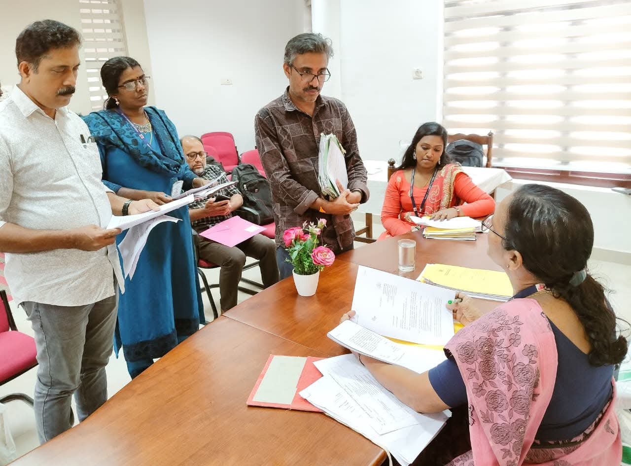 Read more about the article വൈദ്യുതി തൂണില്‍നിന്ന് ഷോക്കേറ്റ് മരിച്ചയാളുടെ കുടുംബത്തിന് മുഴുവന്‍ നഷ്ടപരിഹാരവും ലഭ്യമാക്കും -ന്യൂനപക്ഷ കമീഷന്‍