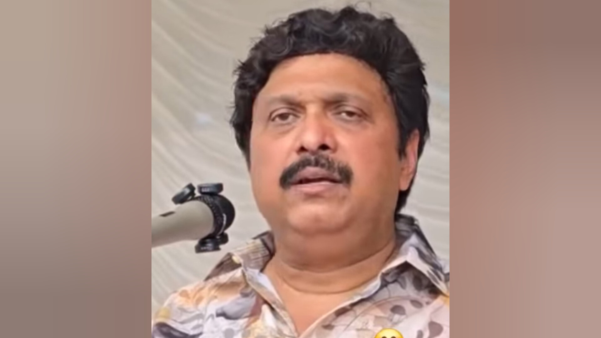 Read more about the article മദ്യപിച്ചാൽ ബസ് കയറാൻ വിലക്കില്ല, ബഹളം വെച്ചാൽ നടപടി — മന്ത്രി കെ.ബി. ഗണേഷ് കുമാർ