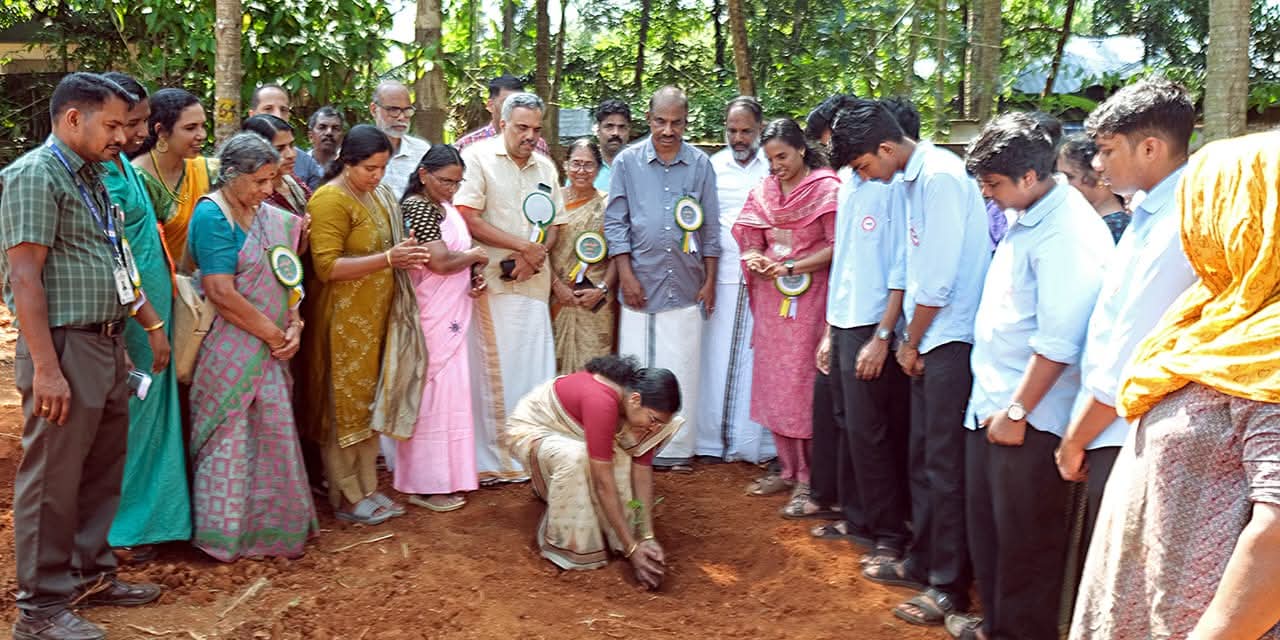 Read more about the article കൊയിലാണ്ടി നഗരസഭയിൽ രണ്ടാമത്തെ പച്ചത്തുരുത്ത് ഉദ്ഘാടനം ചെയ്തു