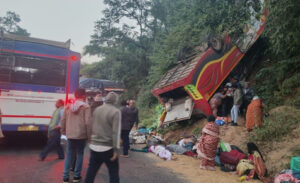 Read more about the article ആന്ധ്രപ്രദേശിൽ ബസ് അപകടത്തിൽ 9 പേർ മരിച്ചു, നിരവധി പേർക്ക് പരിക്ക്