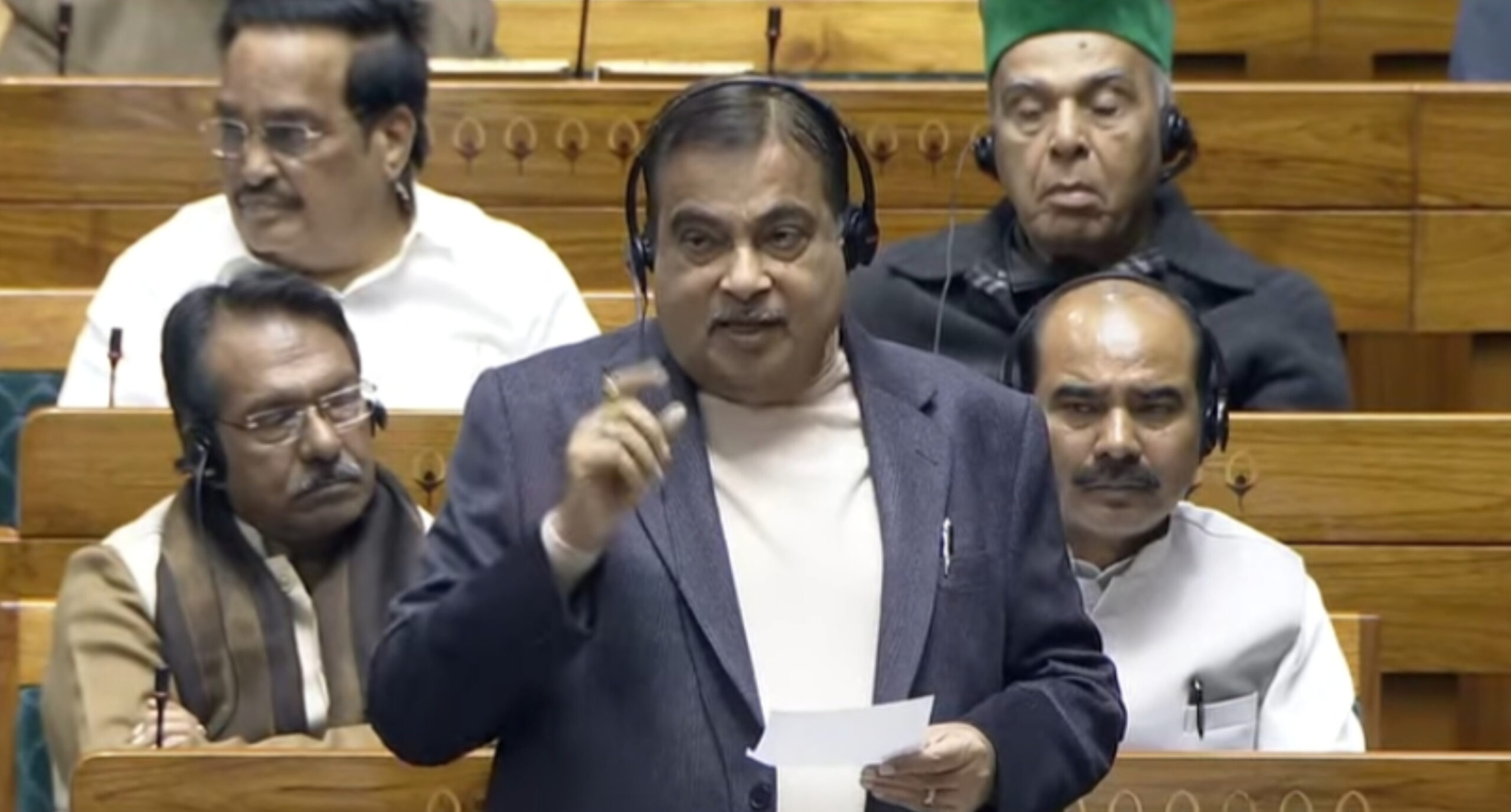 Read more about the article ദേശീയപാത 66: മണ്ണ് ഉയരപ്പാതയ്ക്ക് പകരം പില്ലർ കോൺക്രീറ്റ് ഉയരപ്പാത –കേന്ദ്ര മന്ത്രി നിതിൻ ഗഡ്കരിയുടെ ഉറപ്പ്