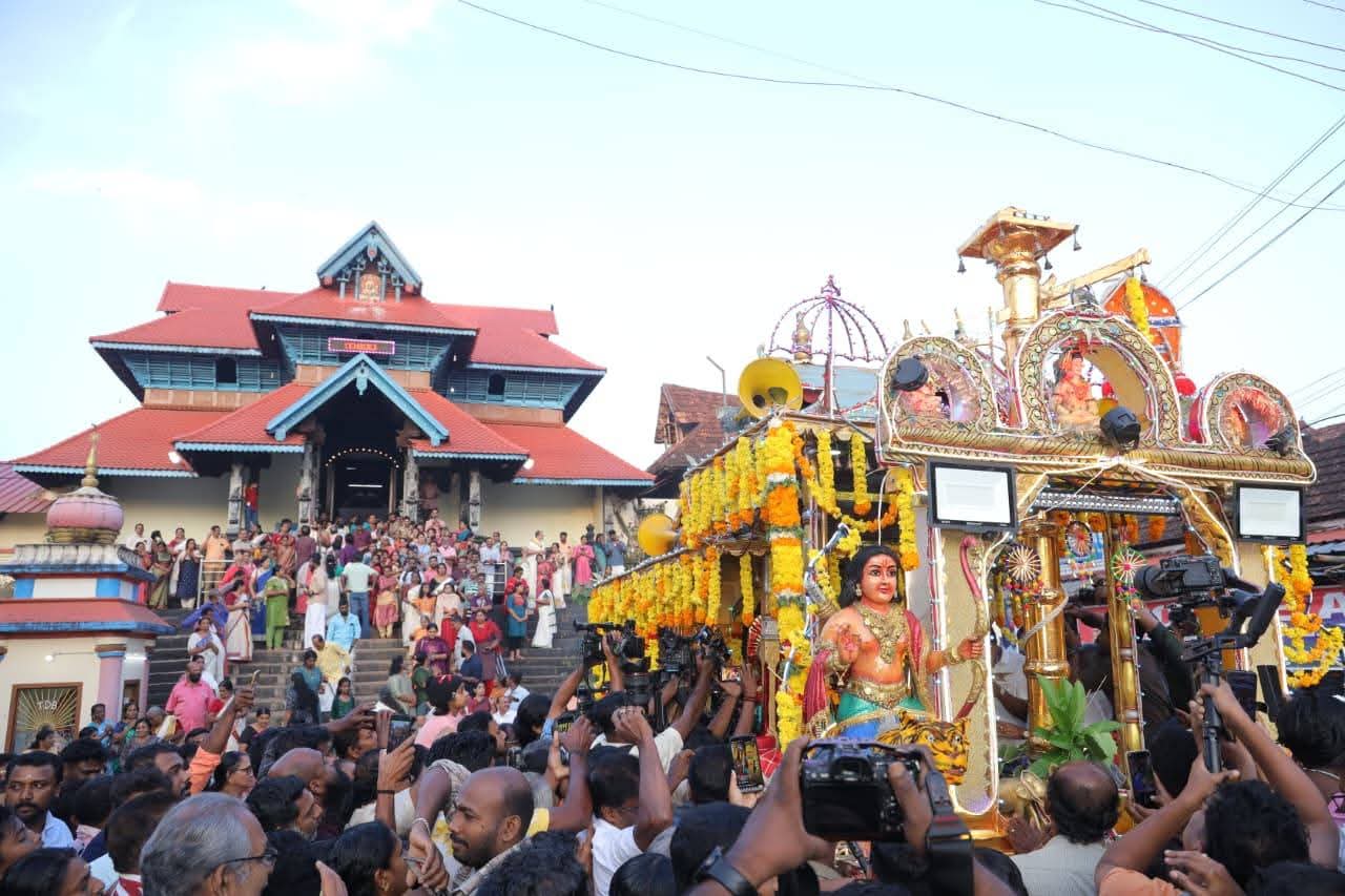 You are currently viewing തങ്ക അങ്കി ഘോഷയാത്ര വെള്ളിയാഴ്ച സന്നിധാനത്ത്