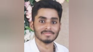 Read more about the article പിറവം: പാഴൂർ അമ്പലപ്പടിയിൽ ബൈക്കും ഐഷർ ലോറിയും കൂട്ടിയിടിച്ച് യുവാവ് മരിച്ചു; ഒരാൾക്ക് ഗുരുതര പരുക്ക്