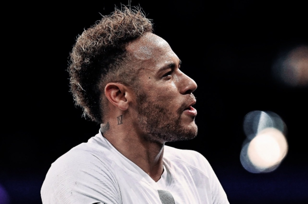 Read more about the article ബ്രസീലിയന്‍ ഫുട്ബോള്‍ താരം നെയ്മര്‍ സാന്റോസുമായുള്ള കരാര്‍ 2026 അവസാനം വരെ പുതുക്കി