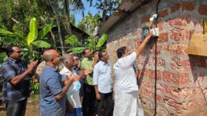 Read more about the article ചവറ: കെ.എസ്.ഇ.ബി വർക്കേഴ്സ് അസോസിയേഷൻ സൗജന്യ വൈദ്യുതി കണക്ഷൻ പദ്ധതി ഉദ്ഘാടനം ചെയ്തു