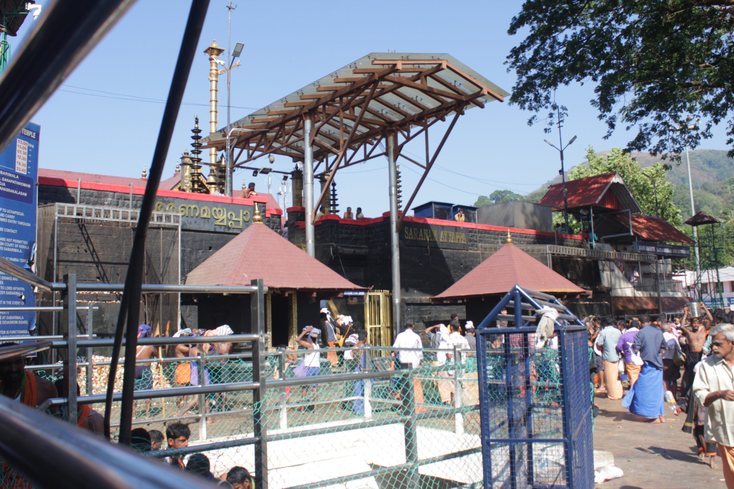 Read more about the article ശബരിമല തീർത്ഥാടനം: സമഗ്രമാറ്റത്തിന് ദേവസ്വം ബോർഡ്, പ്രത്യേക ബജറ്റും ഫെസ്റ്റിവൽ കൺട്രോൾ ഓഫിസും