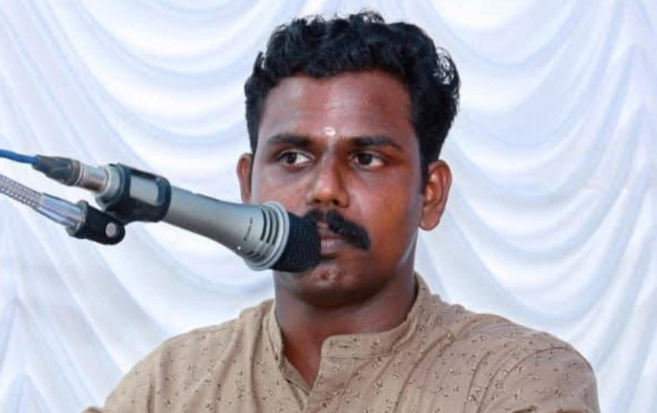 Read more about the article പ്രധാനമന്ത്രി നരേന്ദ്ര മോദിയുടെ അത്താഴവിരുന്നിലേക്ക് നീലംപേരൂർ ഗ്രാമപഞ്ചായത്ത് പ്രസിഡന്റ് ആർ. വിനയചന്ദ്രന് ക്ഷണം ലഭിച്ചു