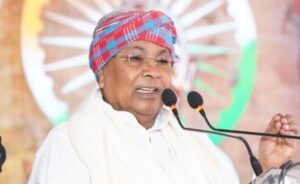 Read more about the article സുരക്ഷാ വീഴ്ച:കർണാടക മുഖ്യമന്ത്രി സിദ്ധരാമയയുടെ ഹെലികോപ്റ്റർ തെറ്റായ ഹെലിപാഡിൽ ഇറങ്ങി.