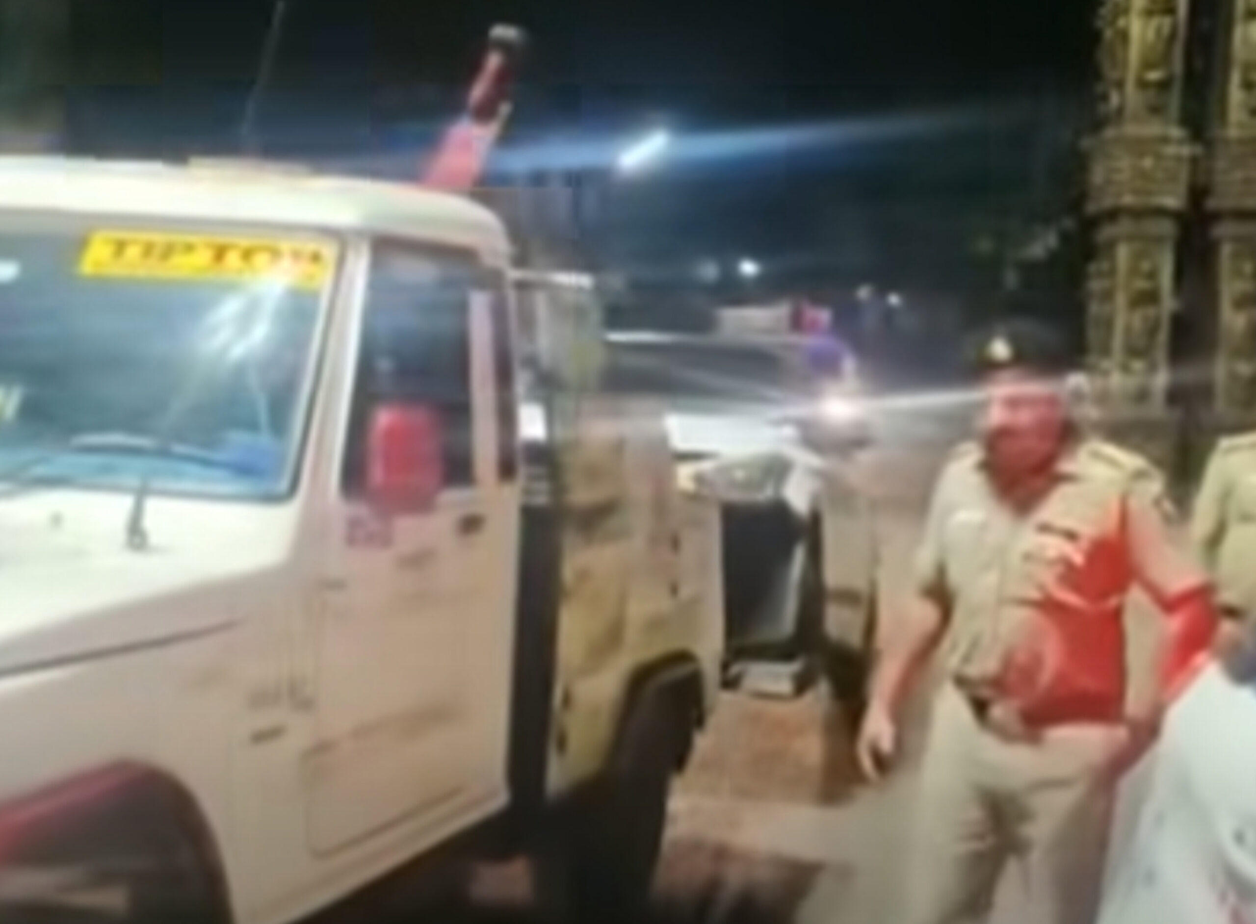 You are currently viewing കൊല്ലം: തീ തുപ്പുന്ന കാർ എംവിഡി പിടിച്ചെടുത്തു