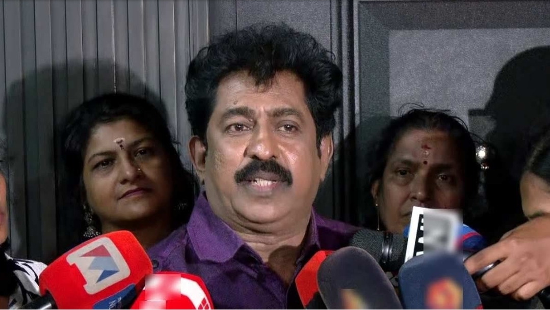 Read more about the article ചലച്ചിത്ര അക്കാദമി ചെയർമാൻ സ്ഥാനത്തുനിന്ന് നീക്കം: സർക്കാരിനെതിരെ നടൻ പ്രേംകുമാറിന്റെ രൂക്ഷ വിമർശനം