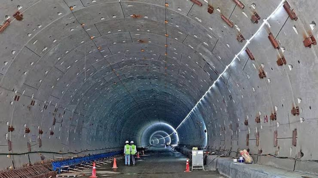 Read more about the article ബ്രഹ്മപുത്രയുടെ അടിയിൽ ഇന്ത്യയുടെ ആദ്യ റോഡ്-റെയിൽ തുരങ്ക പദ്ധതിക്ക് കേന്ദ്ര അനുമതി