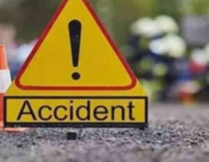 Read more about the article കാറിലിടിച്ചു നിയന്ത്രണം വിട്ട ബൈക്ക് യാത്രികർ ബസിനടിയിൽപ്പെട്ടു: ഒരാൾ മരിച്ചു; സഹയാത്രികന് ഗുരുതര പരിക്ക്