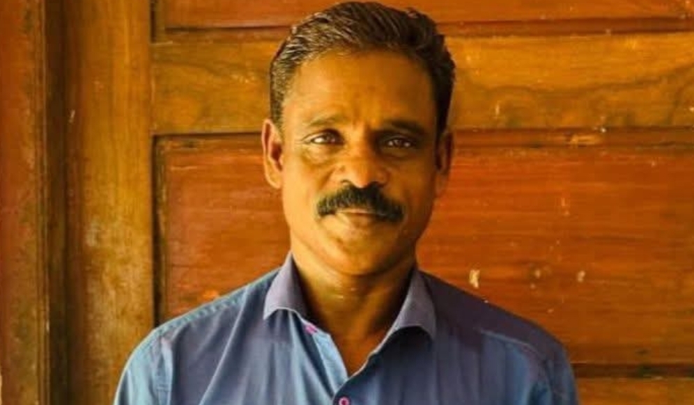 Read more about the article മാവേലിക്കരയിൽ കെഎസ്ആർടിസി ഡ്രൈവർ ഹൃദയാഘാതത്തെ തുടർന്ന് മരിച്ചു; നിയന്ത്രണം വിട്ട ബസ് കടയിലേക്ക് ഇടിച്ചു കയറി