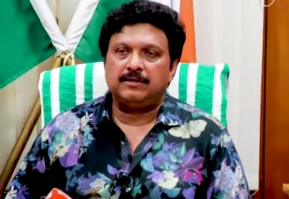 Read more about the article സ്ത്രീകൾക്ക് കെഎസ്ആർടിസി ബസുകളിൽ സൗജന്യ യാത്ര നൽകുമെന്ന വാഗ്ദാനത്തെ വിമർശിച്ച് ഗതാഗത വകുപ്പ് മന്ത്രി കെ ബി ഗണേഷ് കുമാർ രംഗത്ത്