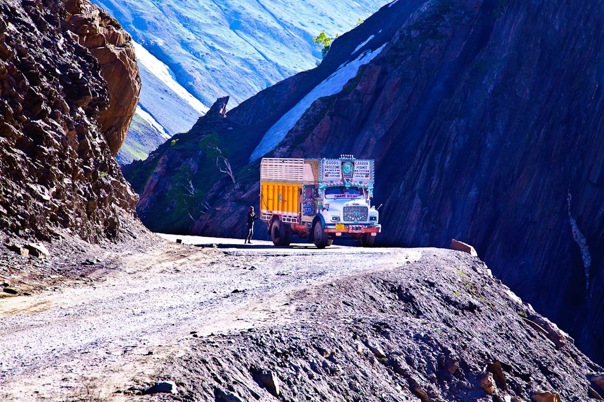 Read more about the article ശീതകാലത്തും തുറന്നുകിടന്ന് ചരിത്ര നേട്ടം: സോജില പാസ് വഴി ലഡാക്കിലേക്ക് തടസ്സമില്ലാത്ത ഗതാഗതം