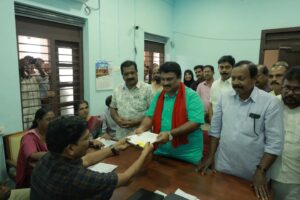 Read more about the article ചവറ നിയോജകമണ്ഡലത്തിലെ  എൽഡിഎഫ് സ്ഥാനാർത്ഥിയായി ഡോ. സുജിത്  വിജയൻ പിള്ള നോമിനേഷന്‍ സമര്‍പ്പിച്ചു