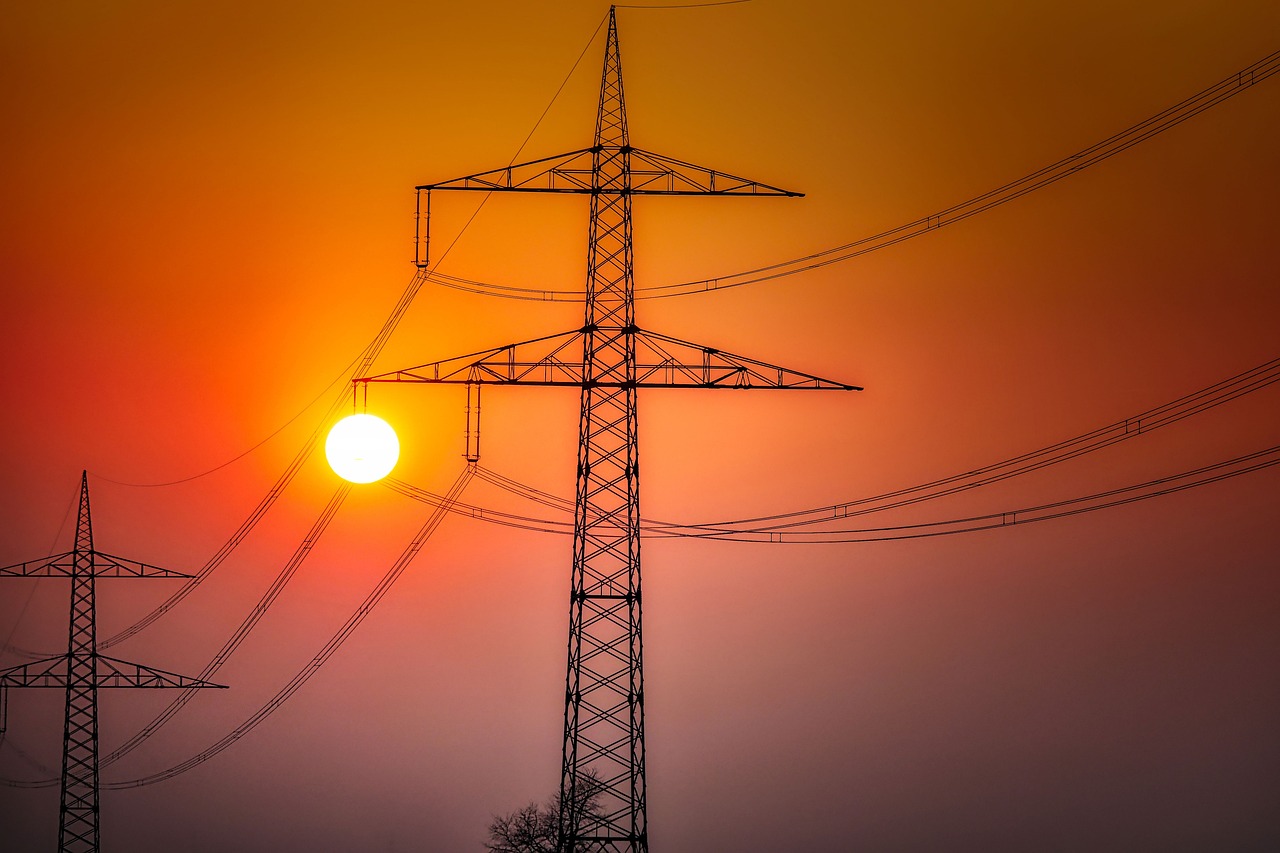 Read more about the article വേനൽച്ചൂടിൽ വൈദ്യുതി ഡിമാൻഡ് കുത്തനെ; കേരളത്തിൽ റെക്കോർഡ് ഉപഭോഗം