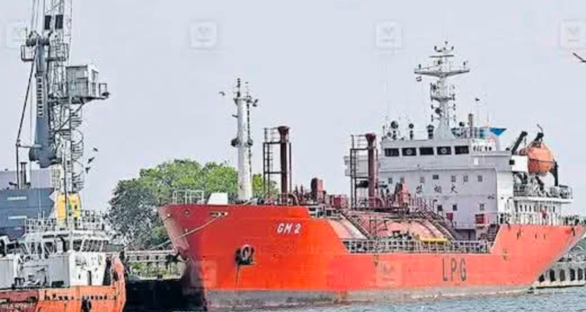 Read more about the article ഇന്ധനം തീർന്നു കുടുങ്ങിയ മംഗോളിയൻ ചരക്കുകപ്പൽ കൊല്ലം തീരത്തെത്തിച്ചു