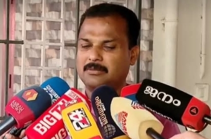 You are currently viewing വട്ടിയൂർക്കാവിൽ ത്രികോണ പോരാട്ടം ശക്തം; കോൺഗ്രസിനെതിരെ വി.കെ. പ്രശാന്തിന്റെ രൂക്ഷ വിമർശനം