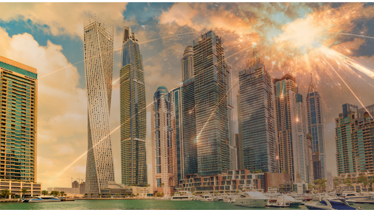 You are currently viewing വ്യോമ പ്രതിരോധത്തിനിടെ വീണ അവശിഷ്ടങ്ങൾ ദുബായിൽ വീടുകൾക്ക് നാശനഷ്ടം; നാല് പേർക്ക് പരിക്ക്