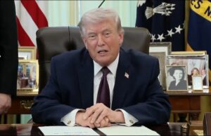 Read more about the article അമേരിക്ക ഇറാന്റെ തുറമുഖങ്ങളും തന്ത്രപ്രധാനമായ  ഹോർമോസ് കടലിടുക്ക് മേഖലയും ലക്ഷ്യമാക്കി നാവിക ഉപരോധം ആരംഭിച്ചു