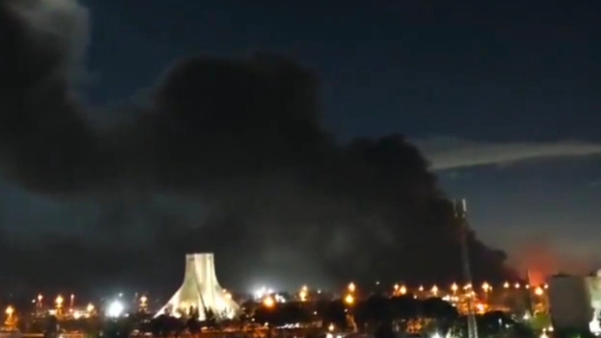 Read more about the article ടെഹ്‌റാനിൽ വ്യോമാക്രമണങ്ങൾ; നിരവധി പേർക്ക് ജീവഹാനി സംഭവിച്ചതായി റിപ്പോർട്ട്