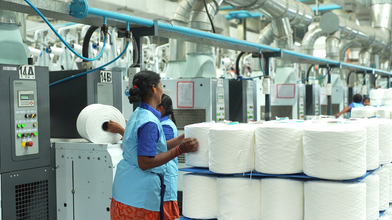 You are currently viewing രാജ്യത്തെ 42% സ്ത്രീ ഫാക്ടറി തൊഴിലാളികൾ  തമിഴ്നാട്ടിൽ