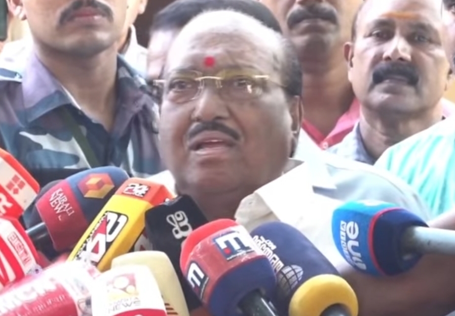 Read more about the article കേരള തിരഞ്ഞെടുപ്പ്: ത്രികോണ മത്സരം ശക്തം, എൽഡിഎഫ് വീണ്ടും അധികാരത്തിലെത്തണമെന്ന് വെള്ളാപ്പള്ളി നടേശൻ