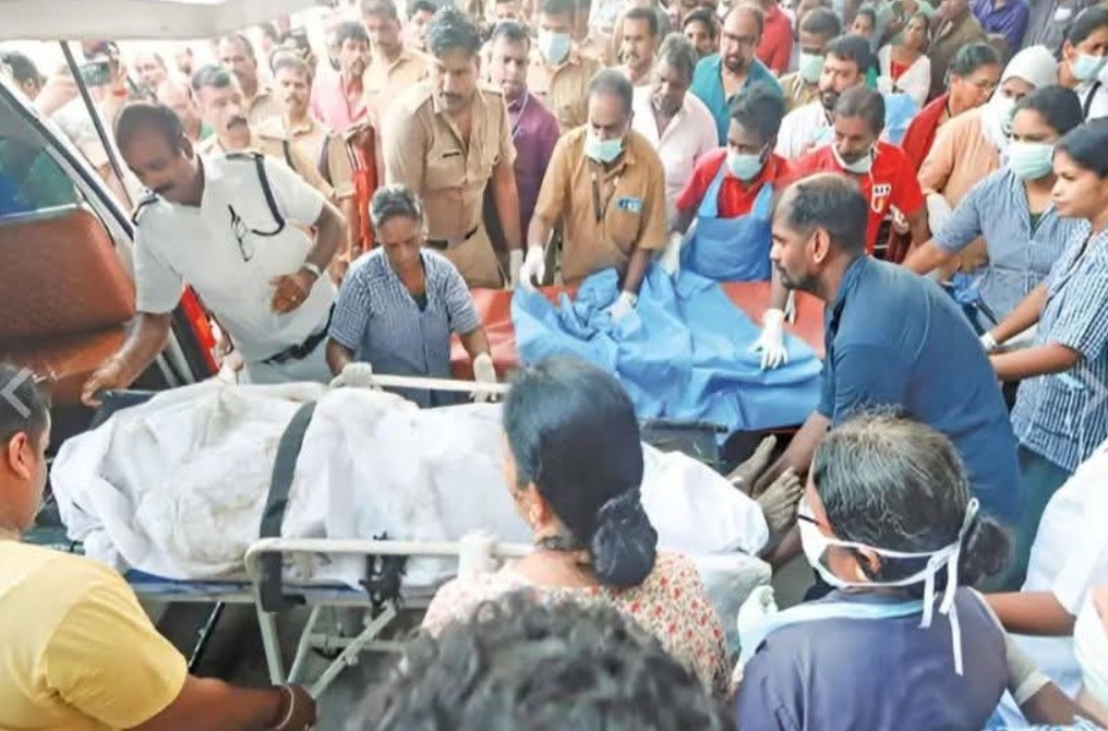 Read more about the article മുണ്ടത്തിക്കോട് സ്ഫോടനം: മരിച്ചവരുടെ കുടുംബങ്ങൾക്ക് 14 ലക്ഷം രൂപ വീതം ധനസഹായം പ്രഖ്യാപിച്ചു