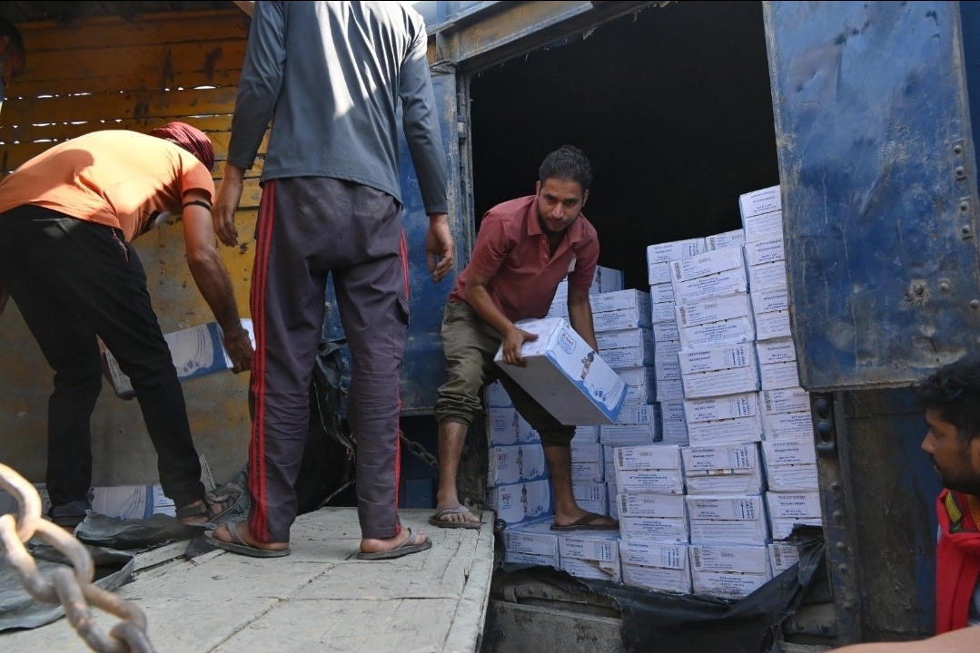 Read more about the article ജമ്മുകശ്മീരിലെത്തിയ അമൂൽ പാലു ചരക്കുതീവണ്ടി; വിതരണ ശൃംഖലയ്ക്ക് വലിയ കരുത്ത്