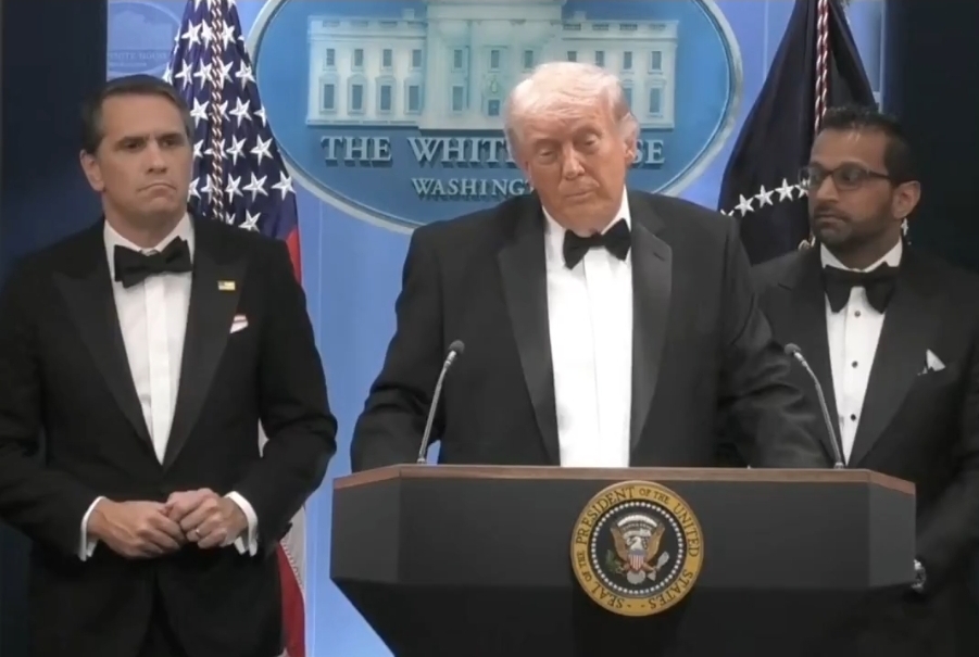 Read more about the article താൻ ആദരിക്കപ്പെട്ടതായി ട്രംപ്;വലിയ സ്വാധീനം ചെലുത്തുന്ന ആളുകളെ മാത്രമാണ് അവർ ലക്ഷ്യമാക്കുന്നത്