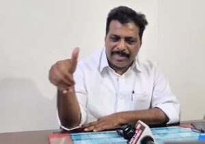 Read more about the article ഐഷ പോറ്റിയുടെ പരാജയത്തിന് പിന്നിൽ വോട്ട് ചോർച്ചയെന്ന് കൊടിക്കുന്നിൽ സുരേഷ്; സാമ്പത്തിക ഇടപാടുകൾ നടന്നുവെന്നും ആരോപണം